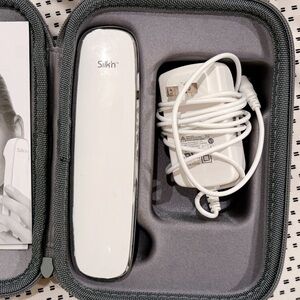 Silk’n Titan Anti-Aging Skin Tightening Device - Full Set with Case